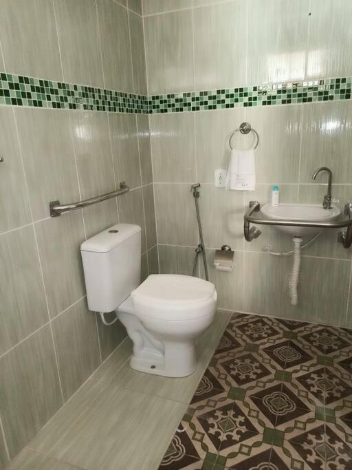 Casa 4 Quartos, 2 C/ Acessibilidade